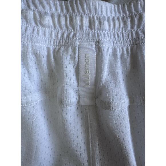 NWT Lululemon Relaxed-Fit Mesh Training Short 8" Women Size 10 White Drawstring - Picture 8 of 13